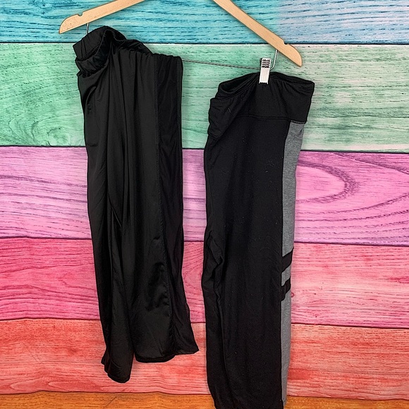 ARDENES Bundle of 2 yoga capris ! Black high waisted with mesh !